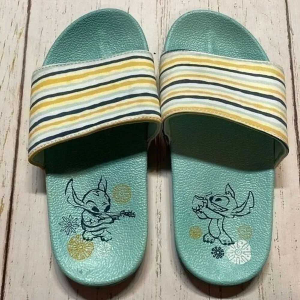 Disney girls stitch sandals. Size 11/12.